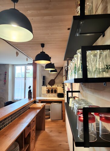 Cottage with Bar, Pizza Oven, and Farm Visit