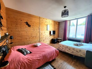 3 dormitorios, tabla de planchar con plancha, wifi y ropa de cama