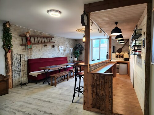 Cottage with Bar, Pizza Oven, and Farm Visit