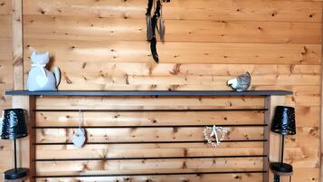 3 chambres, fer et planche à repasser, Wi-Fi, draps fournis