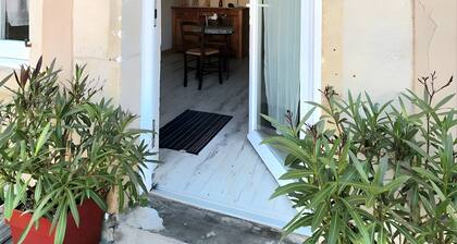 Cottage with Bar, Pizza Oven, and Farm Visit