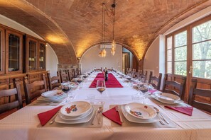 Banquet hall - La Burraia 18, Emma Villas (Montepulciano)
