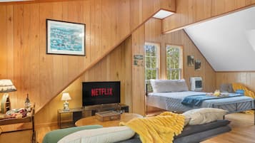 Iron/ironing board, free WiFi, bed sheets