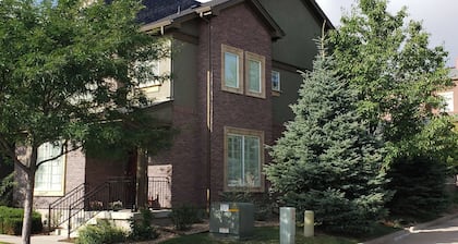 Immaculate, Cozy 2-bedroom townhome in delightful Highlands Ranch