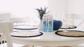 Secador de pelo, toallas