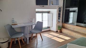 Standard Double Room, City View | Dining