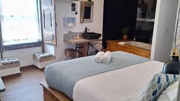 Deluxe Double Room, City View