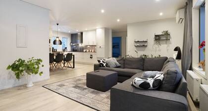 Luxury Lakeside Villa By Lapland Host