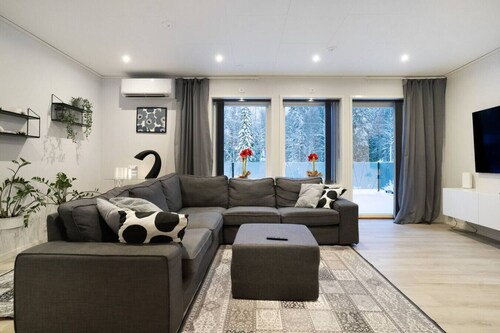 Luxury Lakeside Villa By Lapland Host