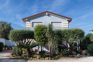 Exterior - Lavender Suite Bath Cavallone Directly on the beach, with TENT INCLUDED (Lido di Camaiore)