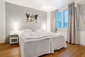 Desk, WiFi, bed sheets - Santalux City Suite By Lapland Host (Rovaniemi)