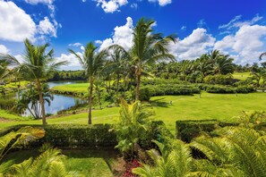 Condo, vista para o campo de golfe | Vista para o lago