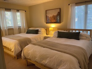 3 bedrooms, WiFi, bed sheets - 3-bedroom SKI house in Jack Frost, Lake Harmony (Blakeslee)