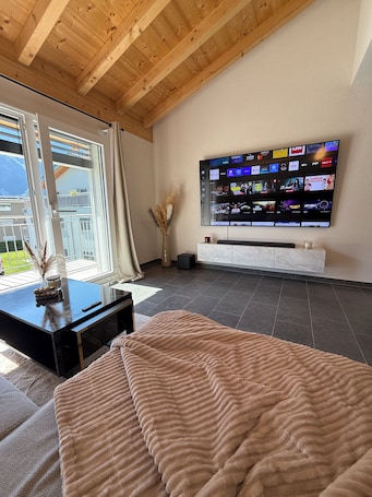 1 bedroom, iron/ironing board, free WiFi, bed sheets. Cosy Valais 80m² Mountain View Apartment