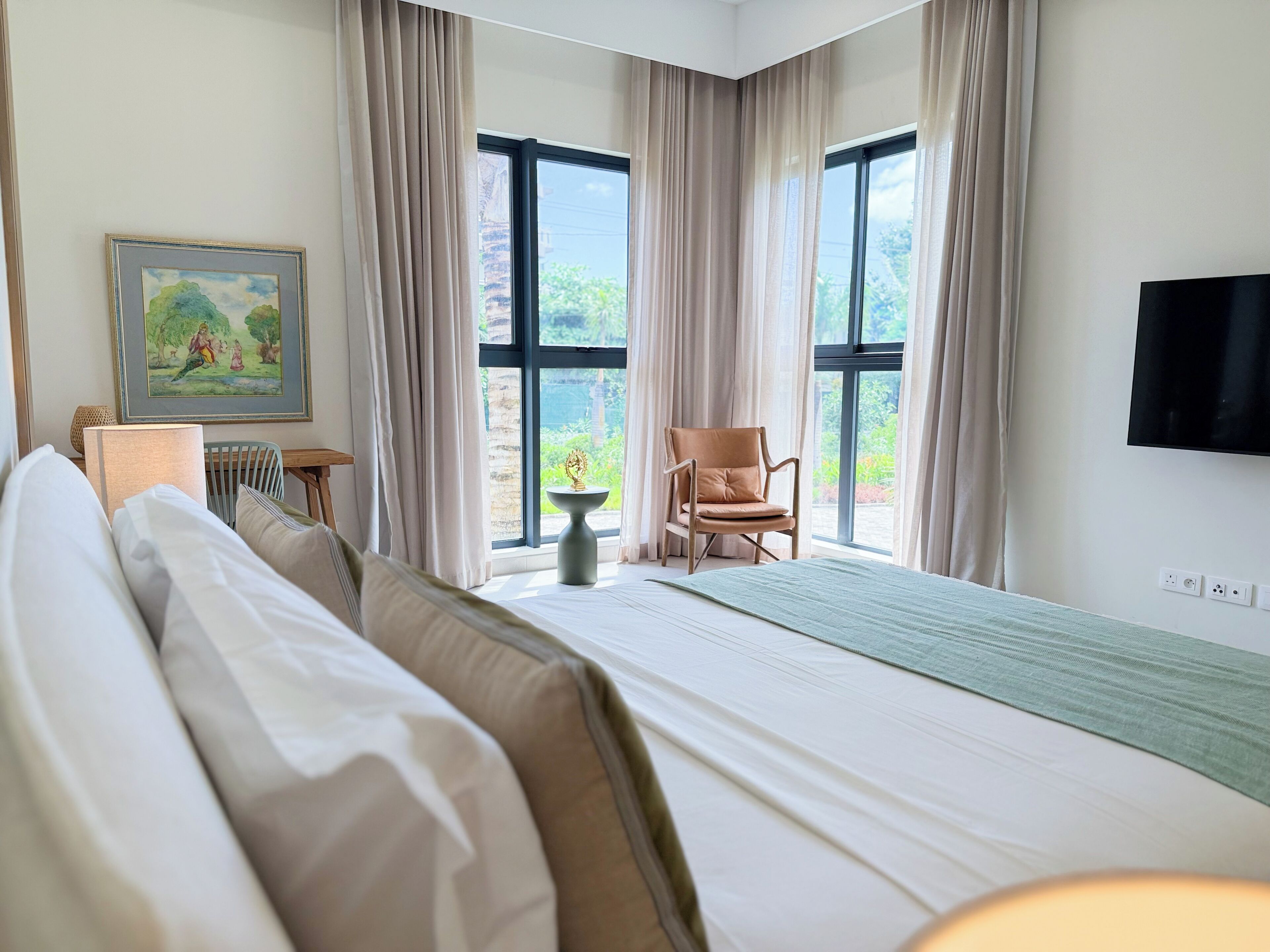 Free WiFi, bed sheets