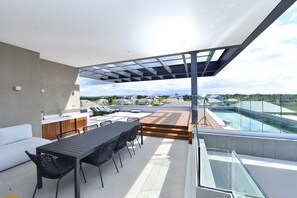 Outdoor dining - Mont Choisy La Reserve by Pam Golding  (Grand-Baie)