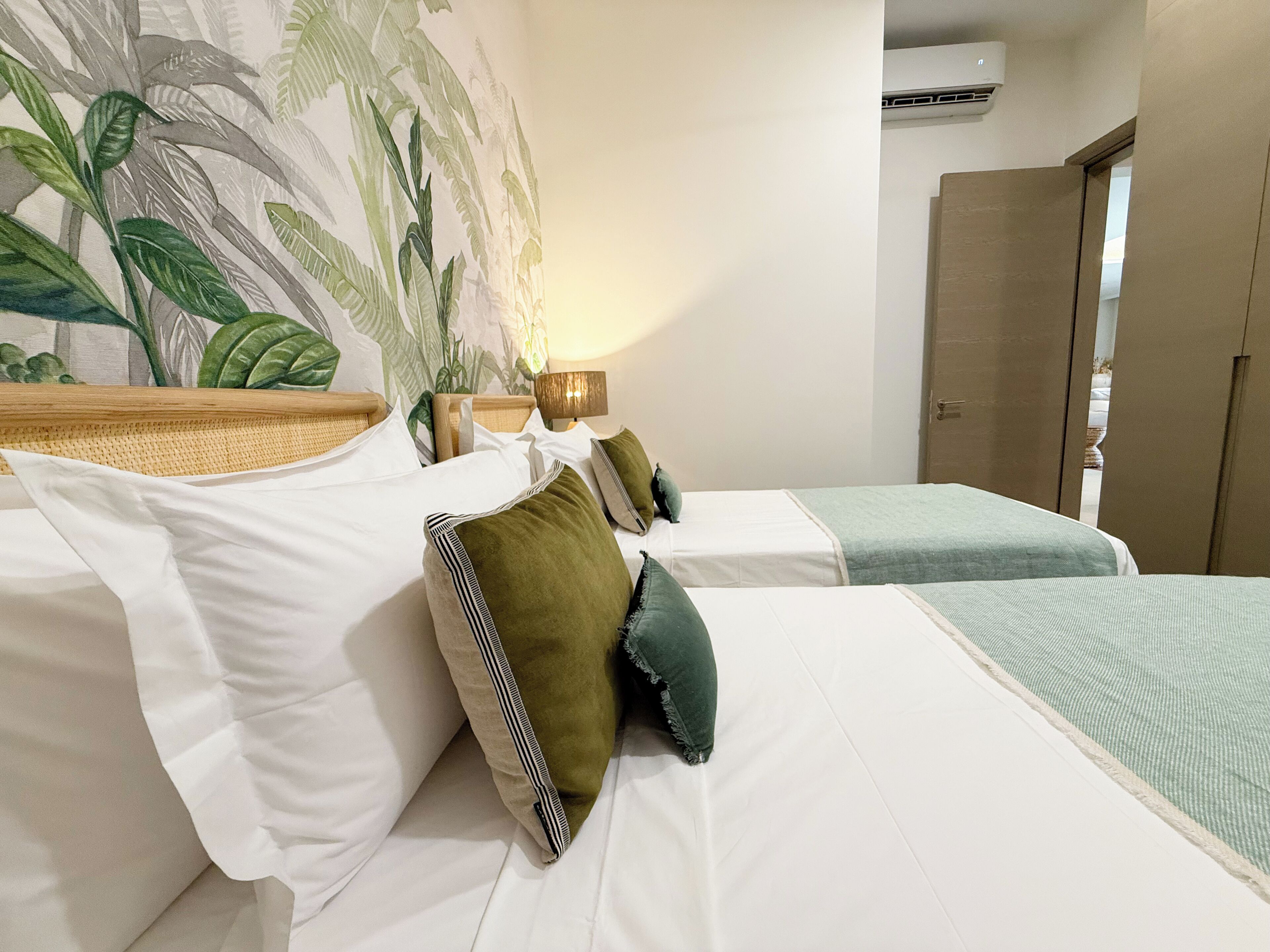 Free WiFi, bed sheets