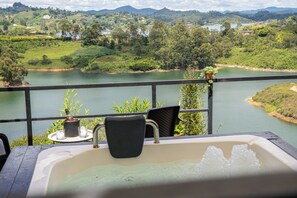 Deluxe Double Room, Balcony, Garden View | Private spa tub