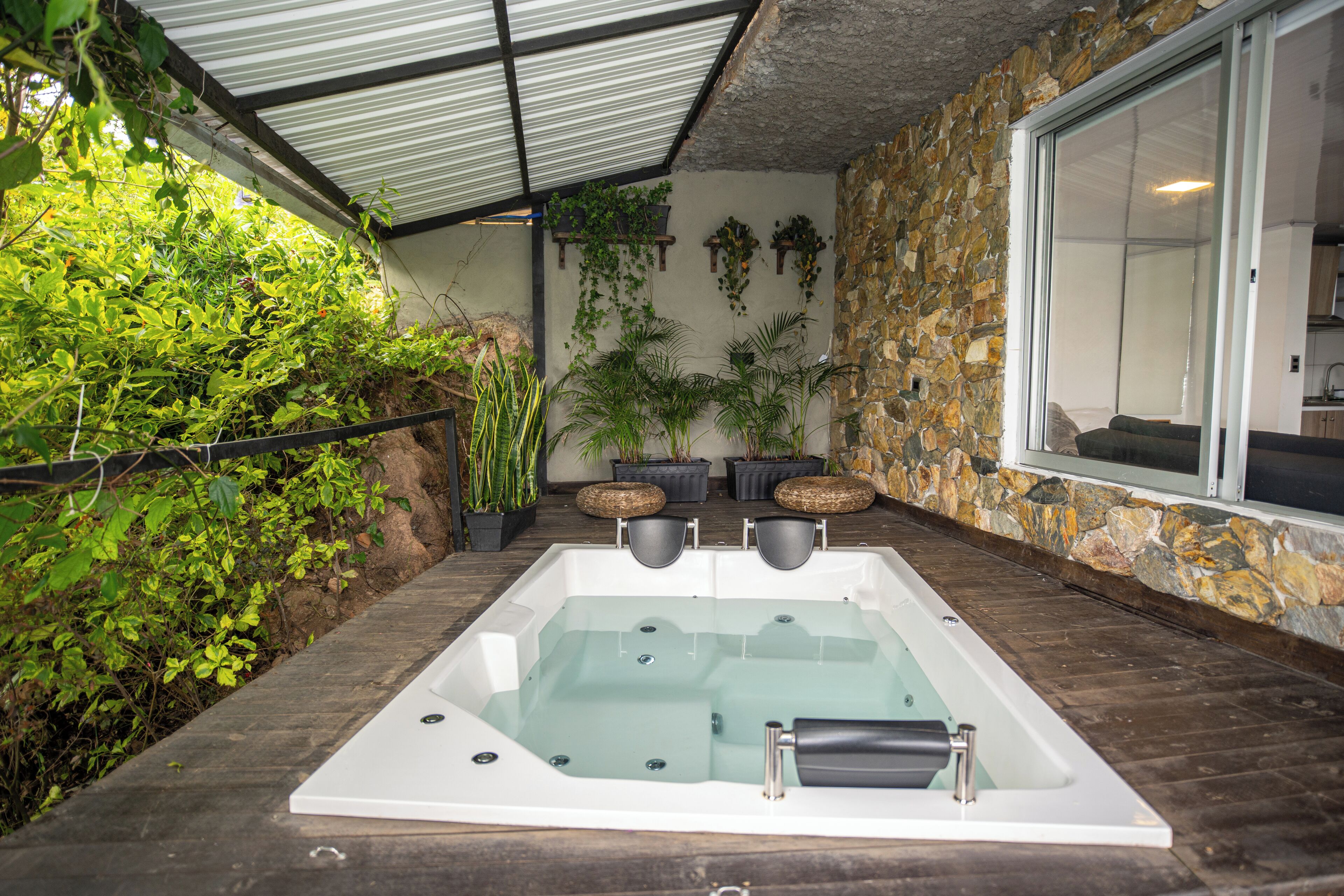 Deluxe Double Room, Balcony, Garden View | Private spa tub