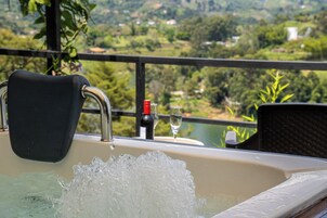 Bañera de hidromasaje privada