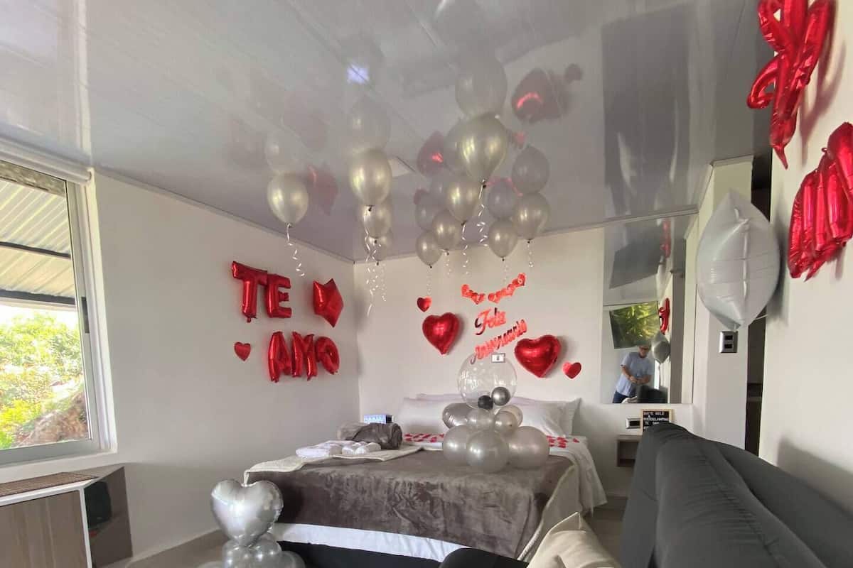 Premium bedding, laptop workspace, free WiFi, bed sheets