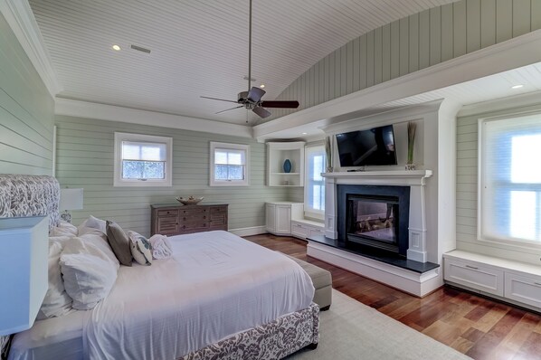 Iron/ironing board, free WiFi