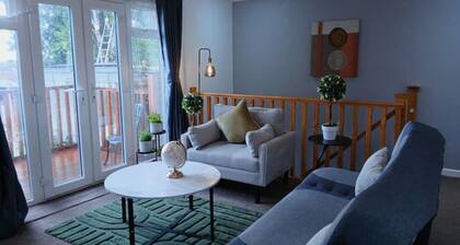 Modern accommodation perfect for couples, families, professionals, & solo guests