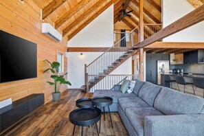 TV - Spa, Pool Table, Ultimate Comfort | OSE Le Refuge (Saint-Côme)