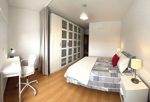 熨斗/熨衫板、Wi-Fi、床單