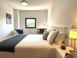 Fer et planche à repasser, Wi-Fi, draps fournis