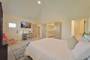 Desk, iron/ironing board, travel crib, WiFi