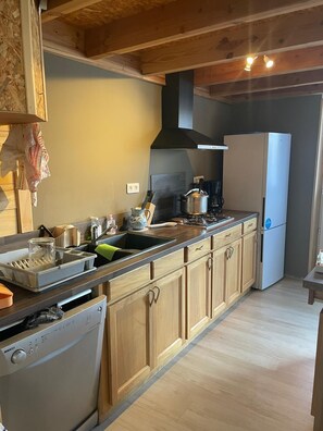 Private kitchen - Semi-detached summer house La Teste - easy to live in! (La Teste-de-Buch)