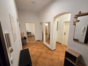 Interior - Traveling like at home: 70m² + parking space + balcony (Chemnitz)