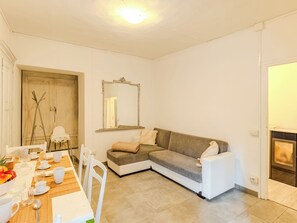 Dining - Centro Storico Porlezza by Interhome (Porlezza)