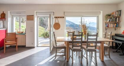 L’Echappée en Chartreuse – Peaceful Home with Mountain Views