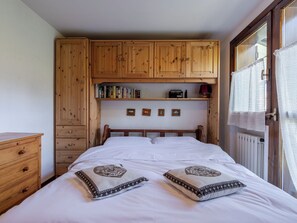 Room - Maisonette Grand Soleil by Interhome (La Salle)