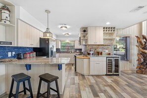 Fridge, microwave, oven, stovetop - 🛥️Riverfront Home | Golf Cart | River Toys | Tiki Bar | Hooked on the River🛥️ (Edgewater)