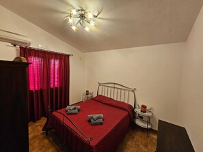 WiFi, bed sheets - Vrbo Property (CEFALU)