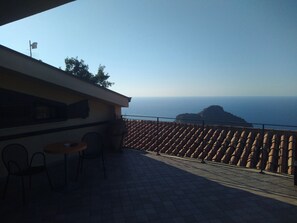 Outdoor dining - Vrbo Property (CEFALU)