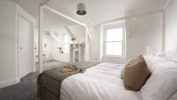 3 bedrooms, iron/ironing board, Internet, bed sheets
