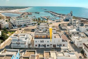 Unclassified image, 2 of 26, button - Il Comandante (Torre San Giovanni)