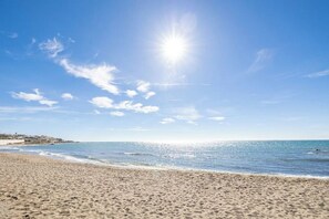 Beach - Luxury 12p Villa: Private Pool & 5 Bathrooms | 150m to Beach & La Cala (Las Lagunas de Mijas)