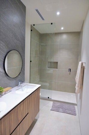 Towels, soap, toilet paper - 2-bedroom Oceanview Loft N°7: Mare (La Libertad)