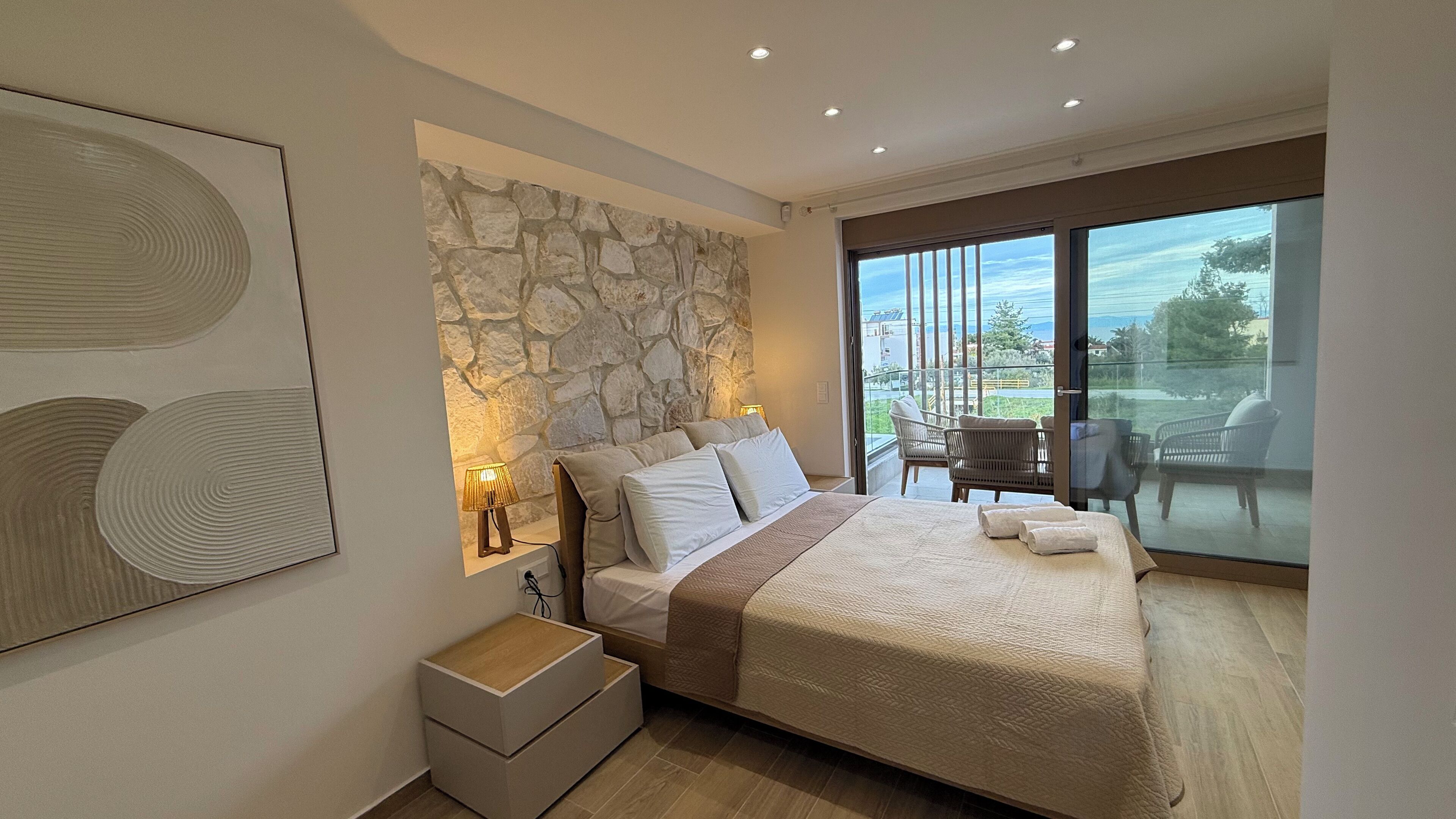 Vila superior, sacada, vista para o mar | Cortinas blackout, quartos à prova de som, ferros/tábuas de passar roupa