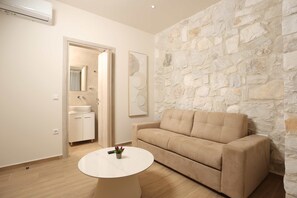Superior Villa, Balcony, Sea View | Blackout drapes, soundproofing, iron/ironing board, free WiFi - Aquaris (Hanioti)