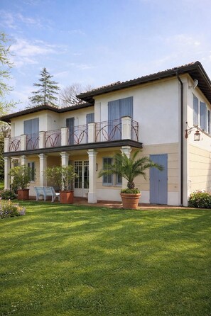 Exterior - Atelier Monte Bago (Felegara)