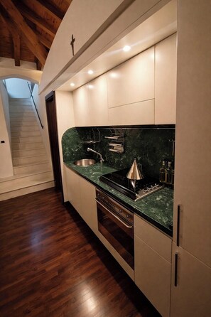 Deluxe Loft, Garden View | Private kitchen - Atelier Monte Bago (Felegara)