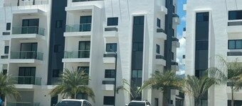 Verde Breeze 3 Bedroom Penthouse w Outdoor Terrace & Balcony.Comfortable & quite