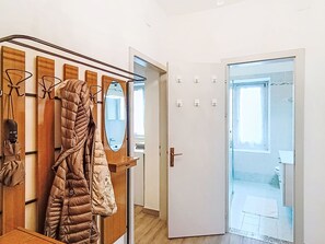 Interior - Catherine by Interhome (Pellizzano)
