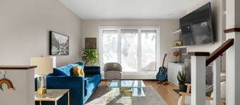 Bright & Welcoming Mount Pleasant Home, near DT